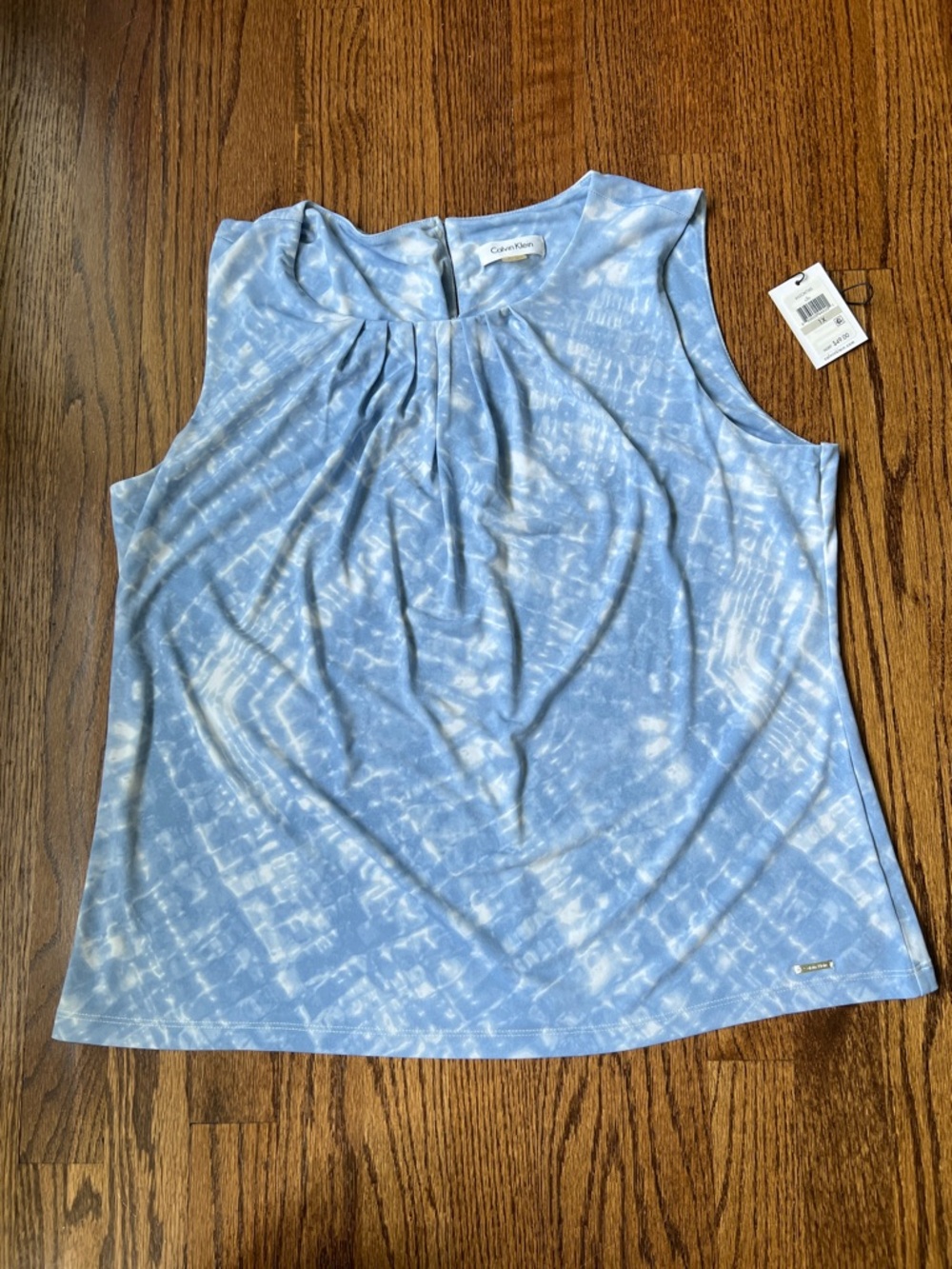 Calvin Klein Women's Sky Blue and White Tie-Dye Sleeveless Top